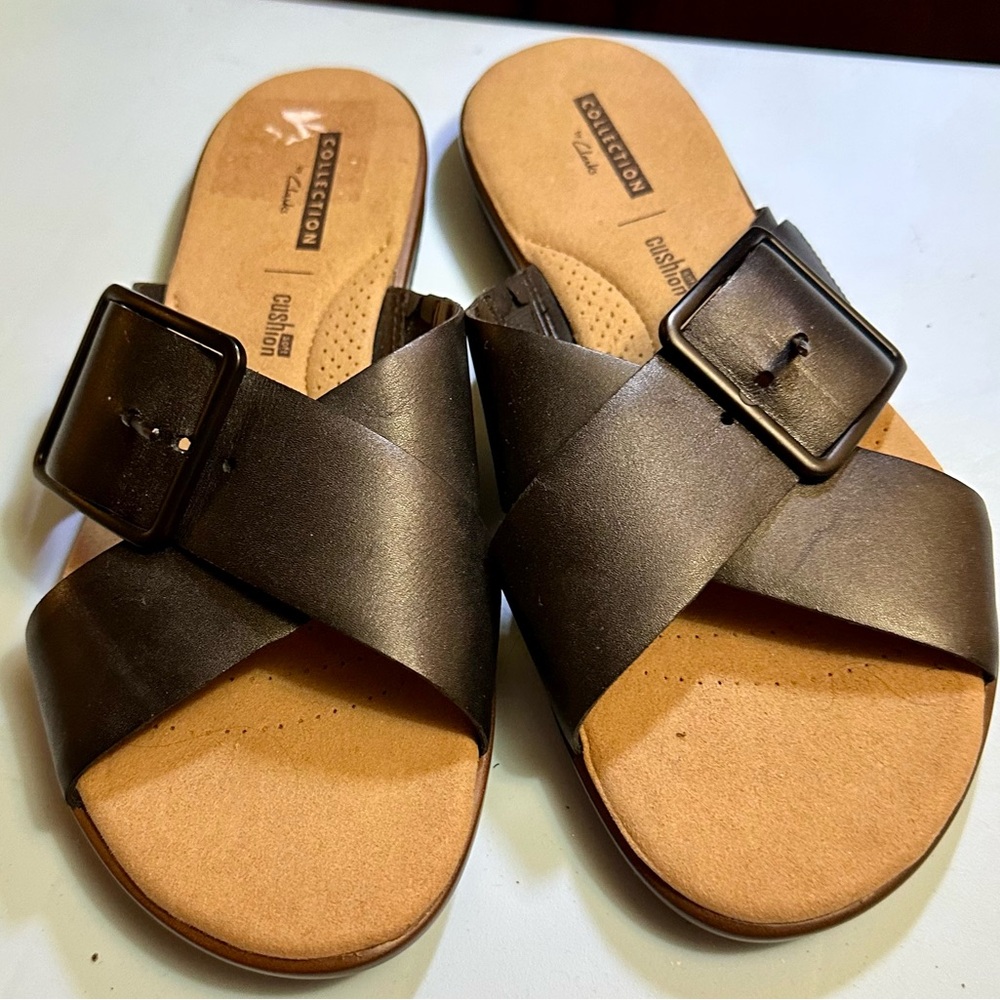 NWT - Clarks Black Leather Slide Sandals